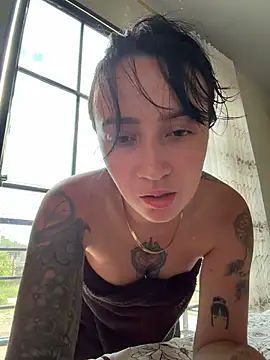 EmmyEvans1 live cam on StripChat