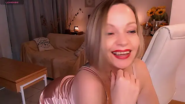 Tilly_Eliot webcam