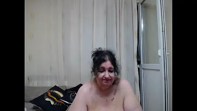 maturekorine webcam