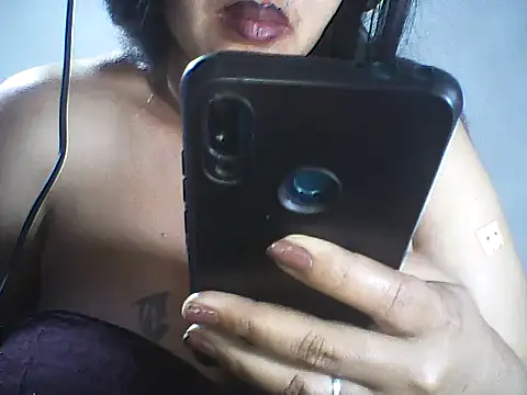 layanah12 webcam