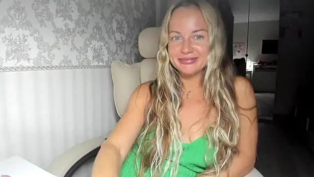 jennifer838 live cam on StripChat