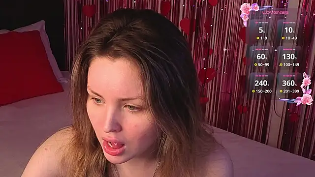 Lora_Rosee webcam