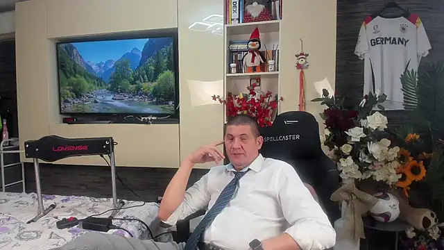 SpartacusDaddy48 webcam