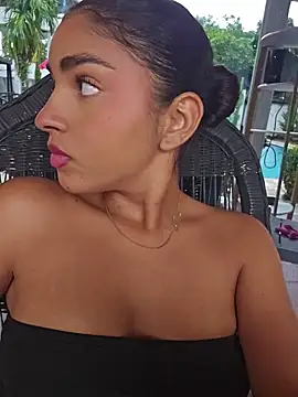 Milu_Luthor webcam