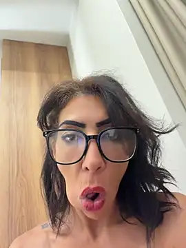 Yasmiinee webcam
