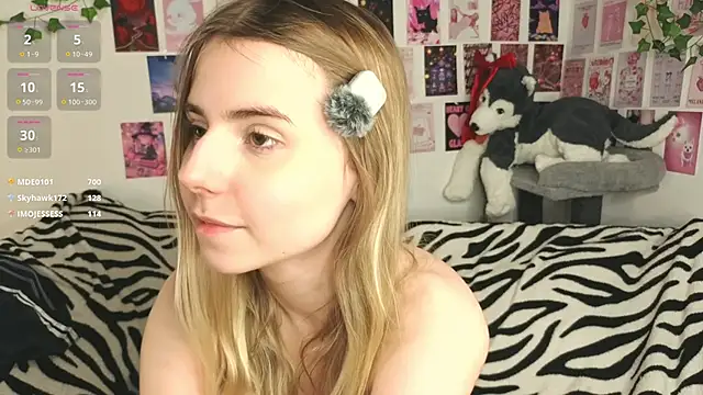 Honey_Lia live cam on StripChat