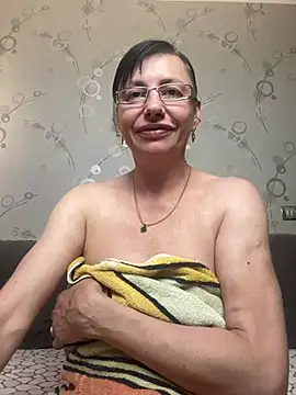 Amberhotqueen webcam