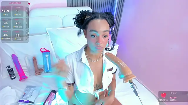 Clawdeen__wolf webcam