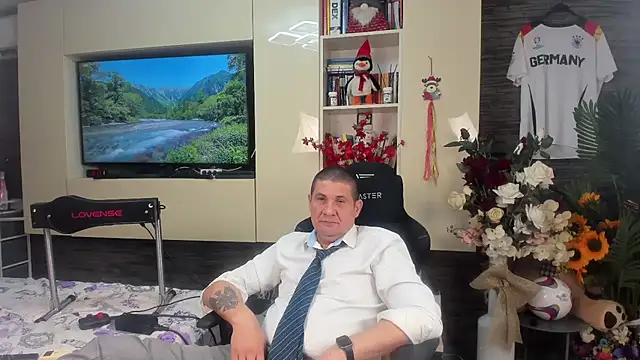 SpartacusDaddy48 webcam