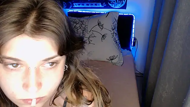 AlienforTwenty webcam