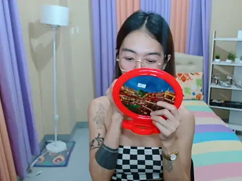 XxTsUncutAskaxX webcam