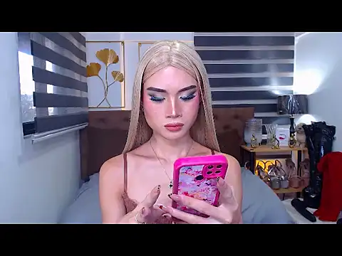 JuicyCockThea webcam