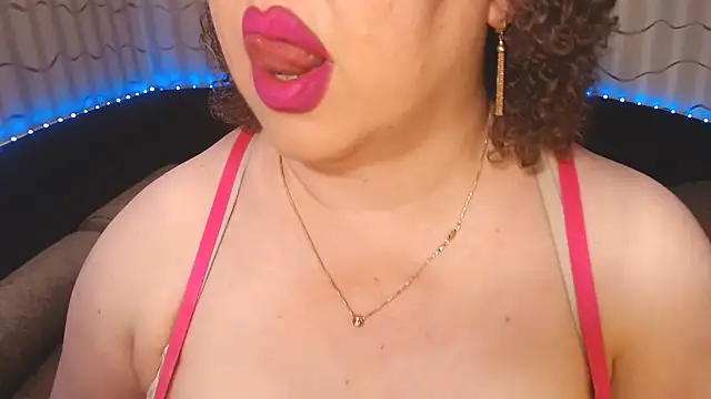 BustyKatty webcam