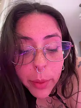 Mizztikaa live cam on StripChat