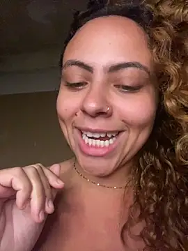 Chloe_Leaozinho webcam
