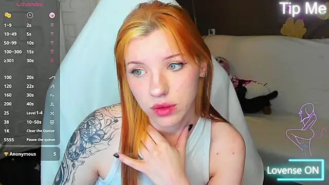 MeganNewCat webcam