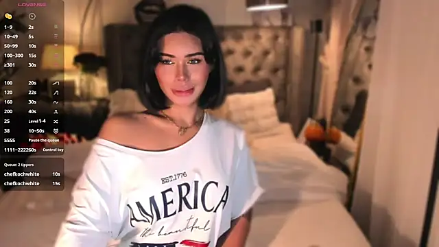 ParisianDoll webcam