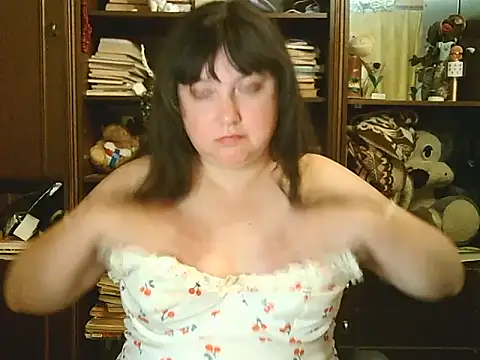 CarrieQPeach webcam