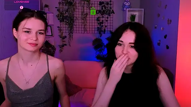 riley_sanders webcam