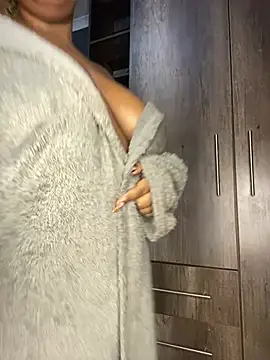 Ebony_Warlock_ webcam
