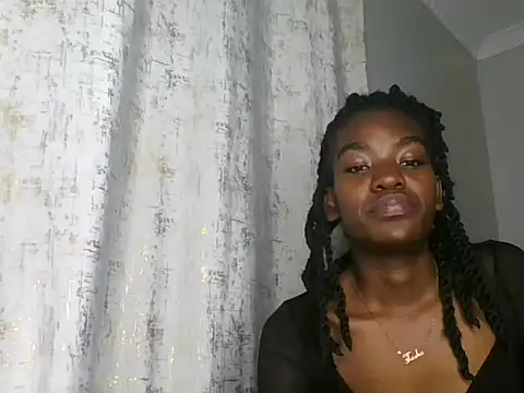 Lola_Allure webcam