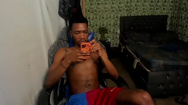 Kofi_exotic_2 webcam
