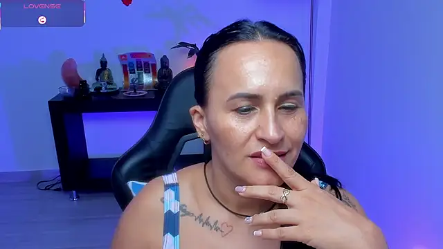 Sara_Charmy webcam