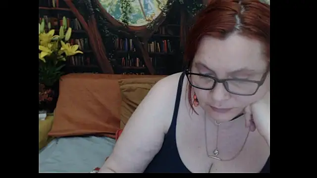 PlayfullMature webcam