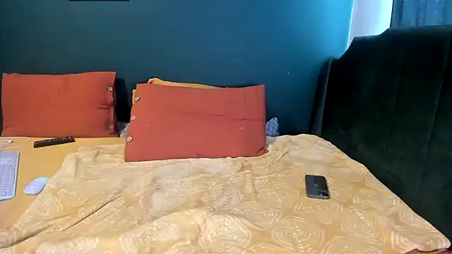 ellla_LA