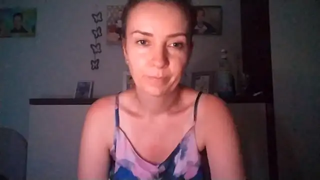 JenniferAlone webcam