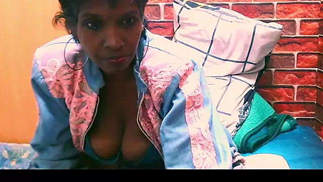 Fuckable_Nasty_MILF webcam