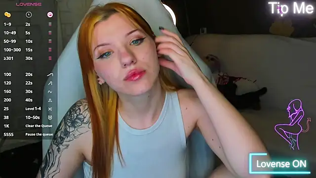 MeganNewCat webcam