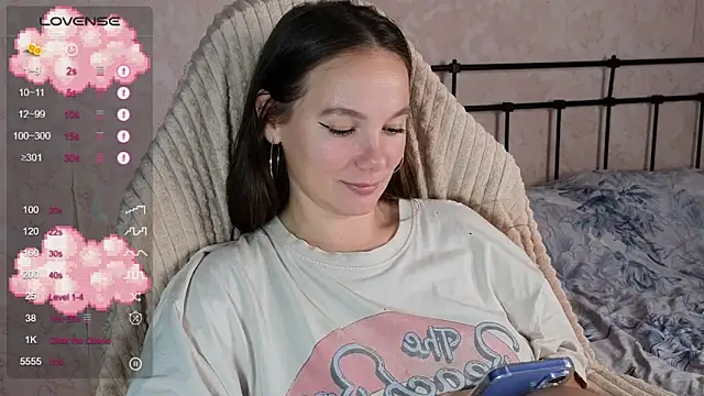 lil_luna_x webcam
