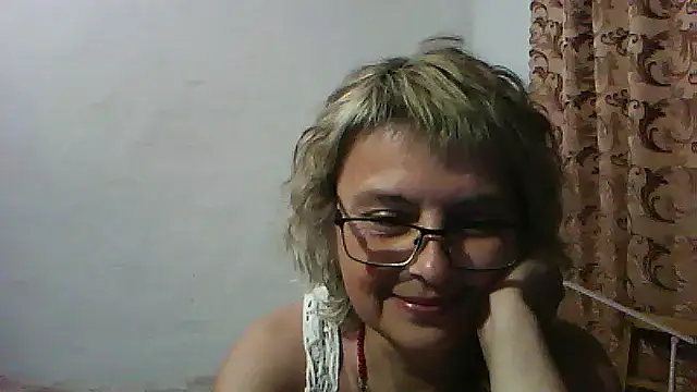 ElizabethGorden live cam on StripChat