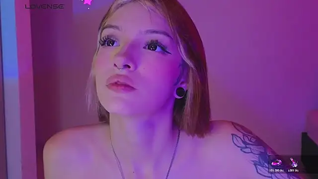 Moonlightt_21 webcam