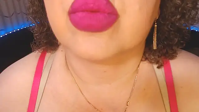 BustyKatty webcam