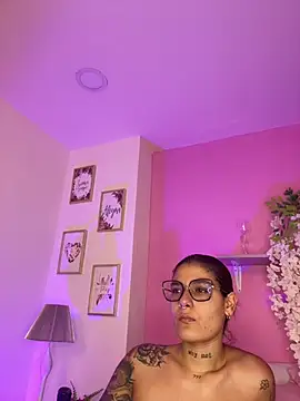 LauraRaider webcam