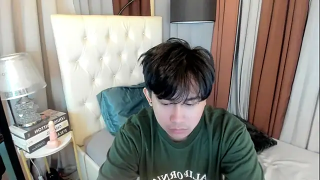 davincihugecock live sex cam