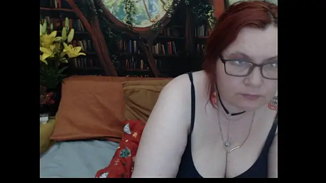 PlayfullMature webcam