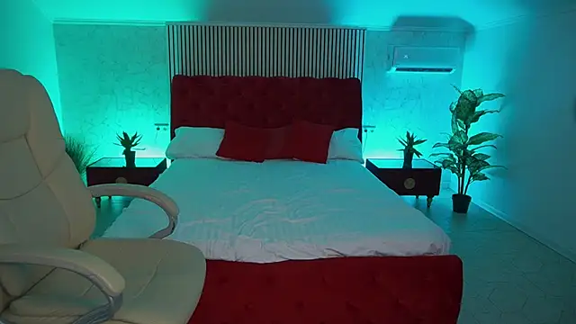 VikVikLove webcam