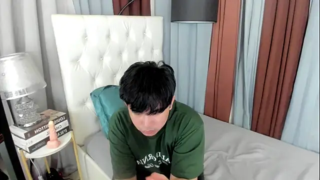 davincihugecock live sex cam