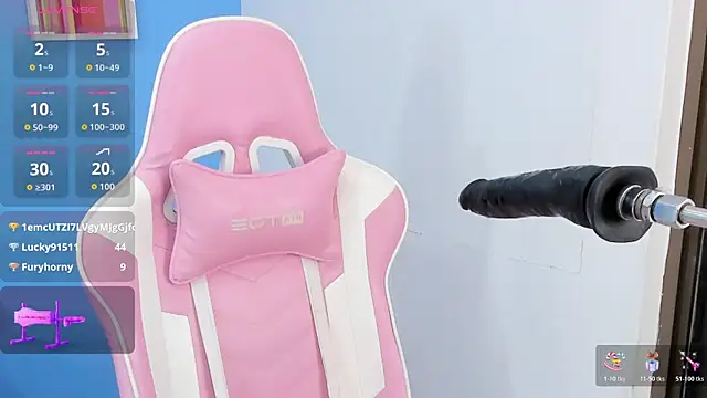 Maddy_red_ webcam