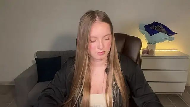 EvaMaddison live cam on StripChat
