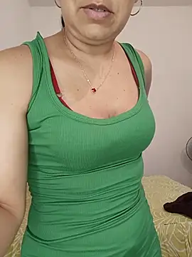 MilfTentasion webcam