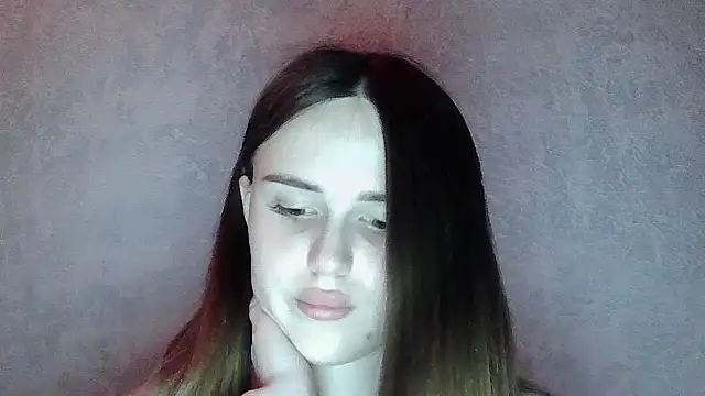 SweetLoraa webcam