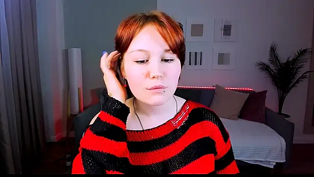 MiaLacrice webcam