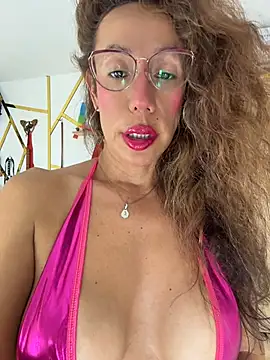 YOURSDEBORA webcam