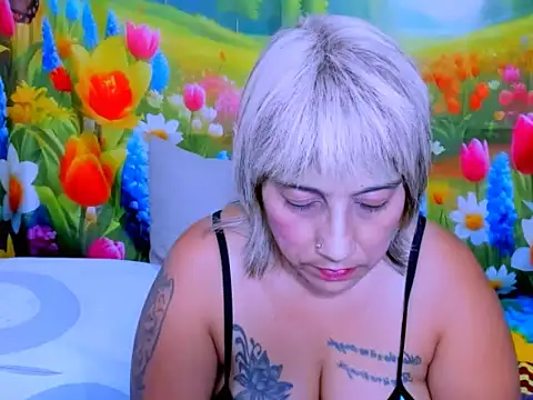 indianroxy webcam