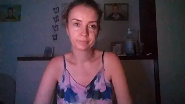 JenniferAlone webcam