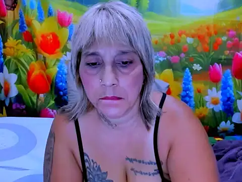 indianroxy webcam